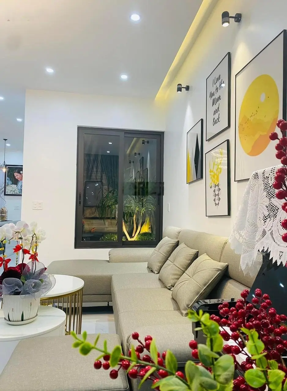 Bán biệt thự đường Trần Ngọc Diện P. Thảo Điền Q2 DT 10 x20m trệt 2 lầu sân thượng