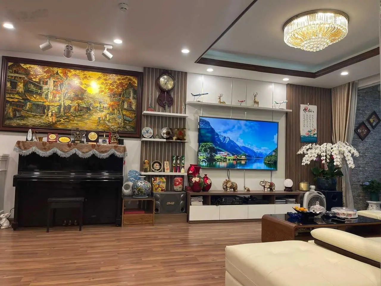 Chính chủ cần bán căn 171m2 4pn full nội thất cao cấp. Giá tốt hướng Đông Nam cực kì mát mẻ
