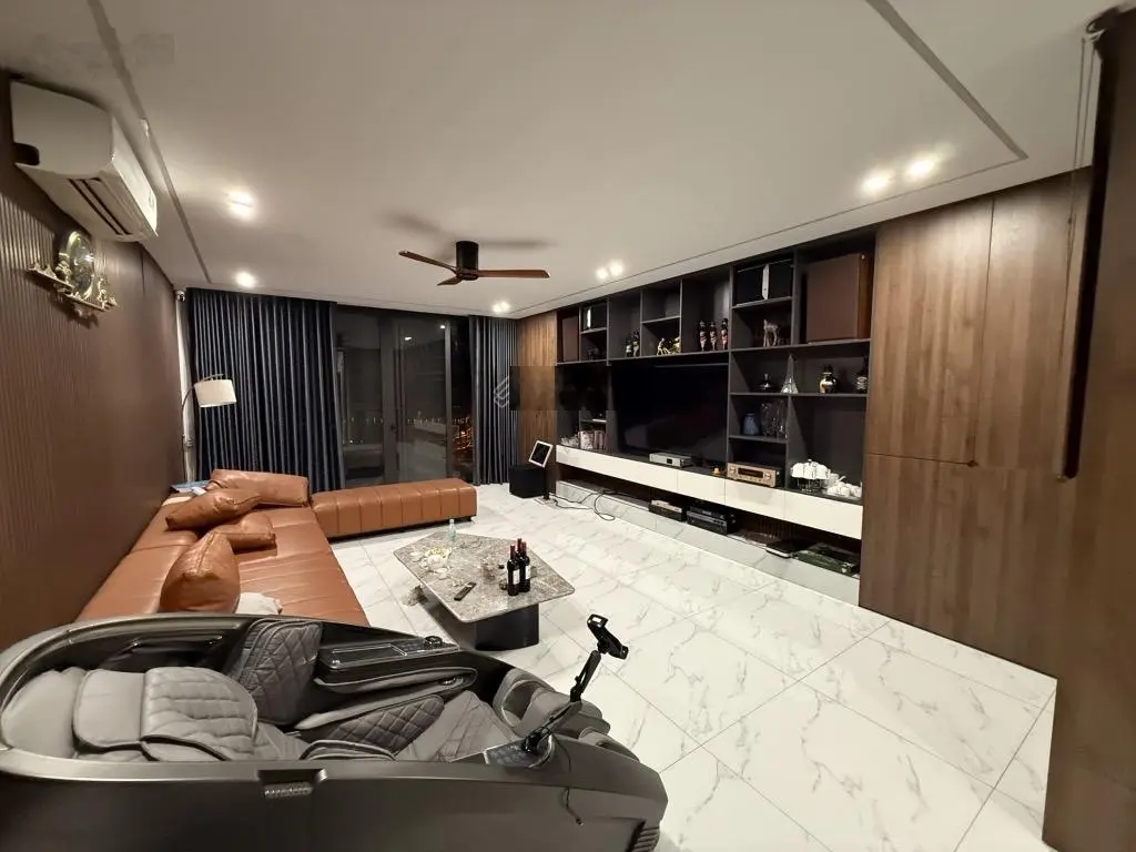 Siêu phẩm tư đình - phân lô cán bộ vip - thang máy - gara - nội thất tiền tỷ tư đình