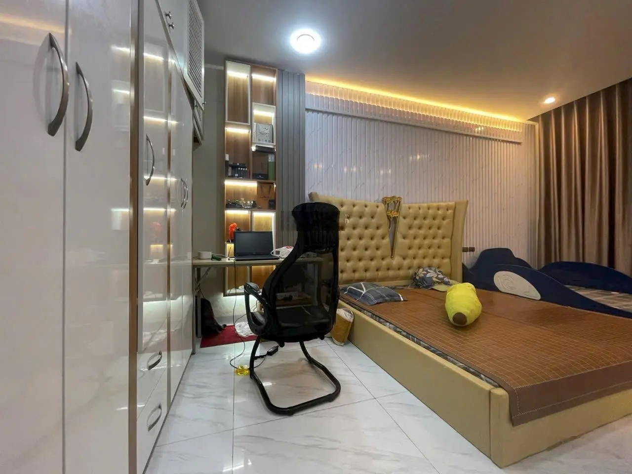 Bán nhà phố Ngô Quyền Hà Đông 67m 4 tầng, mặt tiền 4.3m 13.3 tỷ, ngõ thông, tặng nội thất