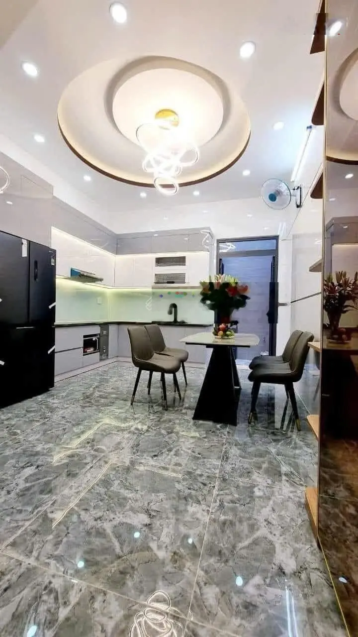 Dọn về quê sinh sống bán nhà Hẻm xe hơi Nhất Chi Mai Tân Bình. Giá chỉ 3tỷ9, diện tích 58m2