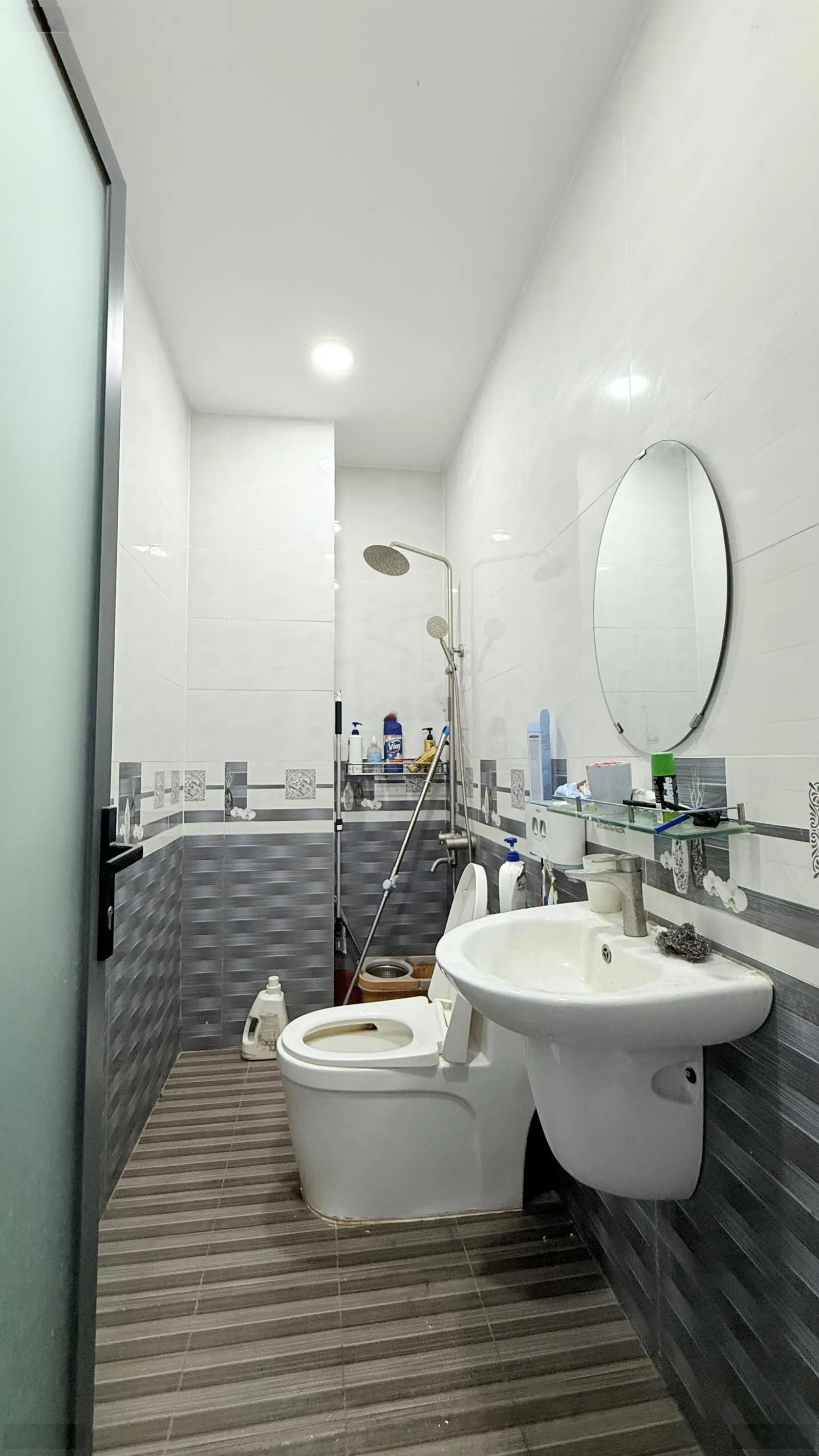 Bán nhà 1 trệt 2 lầu 1 tum dân xây ở kiên cố An Bình - Dĩ An - Bình Dương
