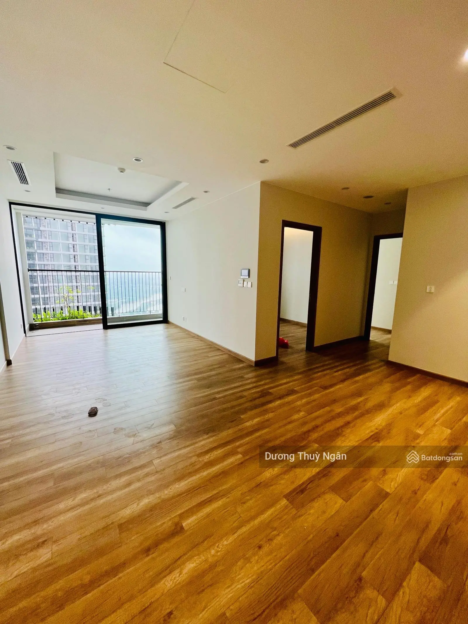 Landmark: Bán căn hộ 2PN 73,84m2 - có ban công hoa - 4,5x tỷ bao phí