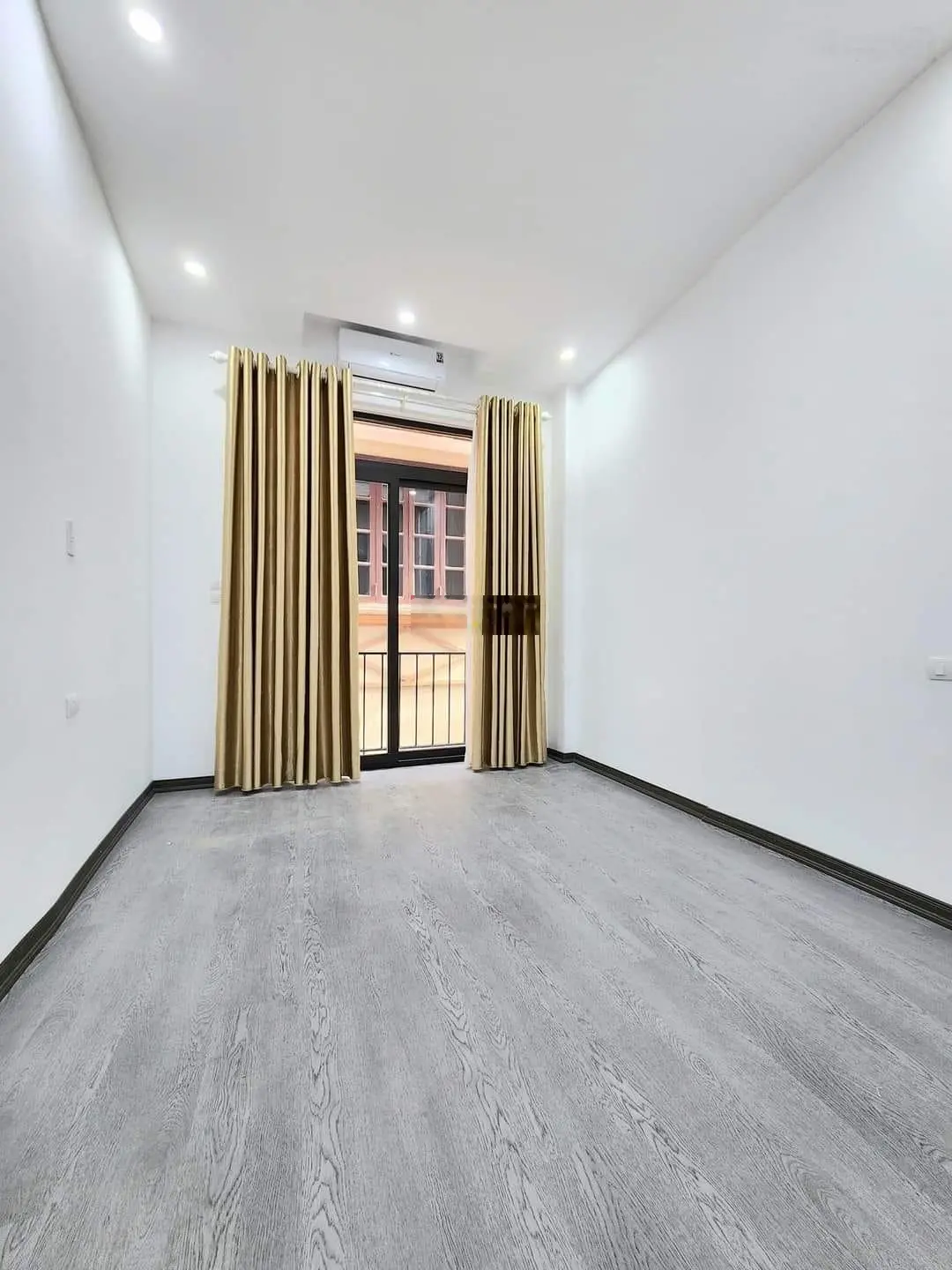 Bán nhà phân lô, ô tô đỗ cửa 50m2*4T giá 10.8 tỷ Vương Thừa Vũ, Thanh Xuân