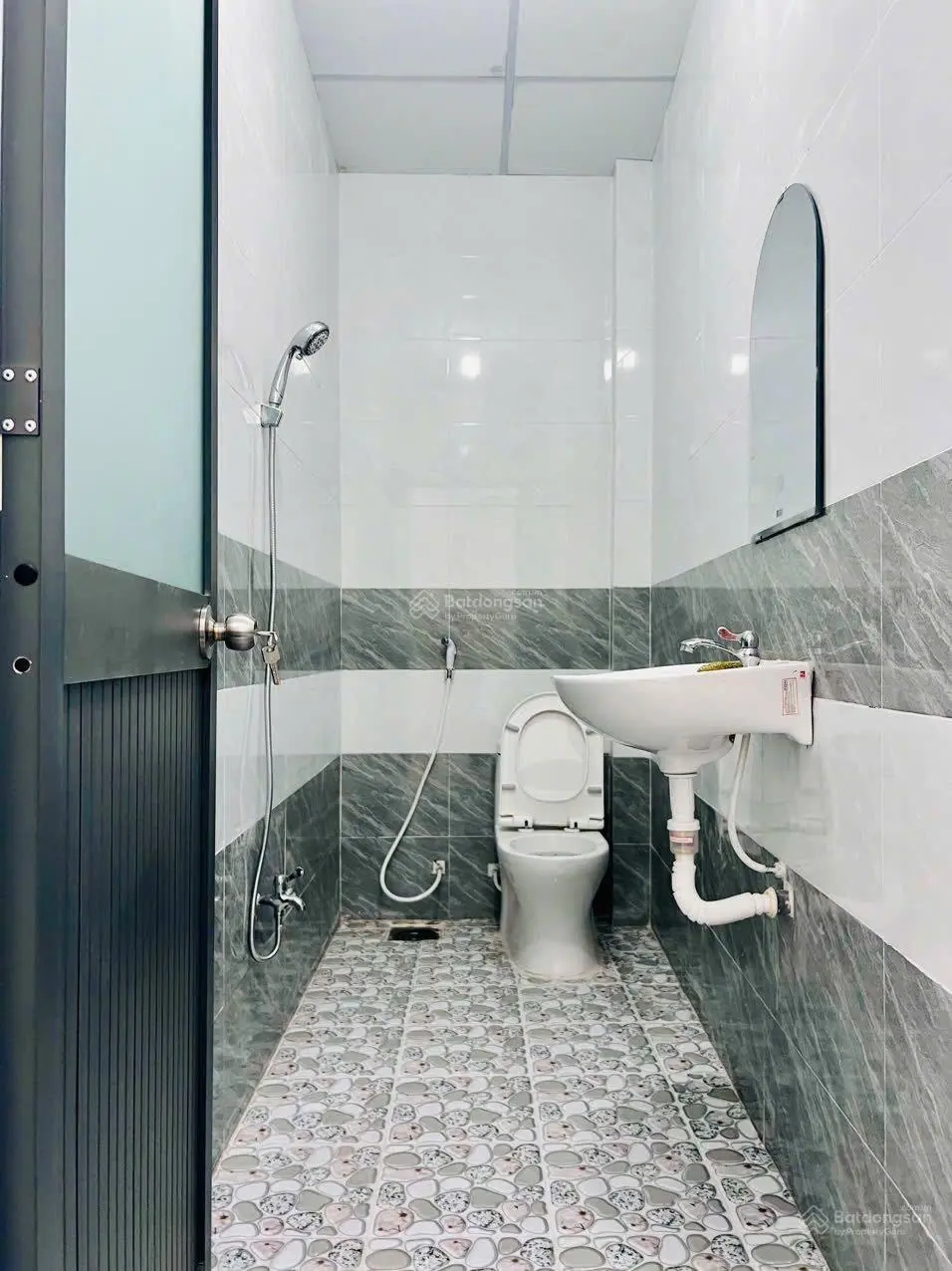 Bán 2 căn nhà mới 100% lộ ô tô đậu trước nhà hẻm 5 Bùi Hữu Nghĩa giá chỉ 1 tỷ 580 triệu