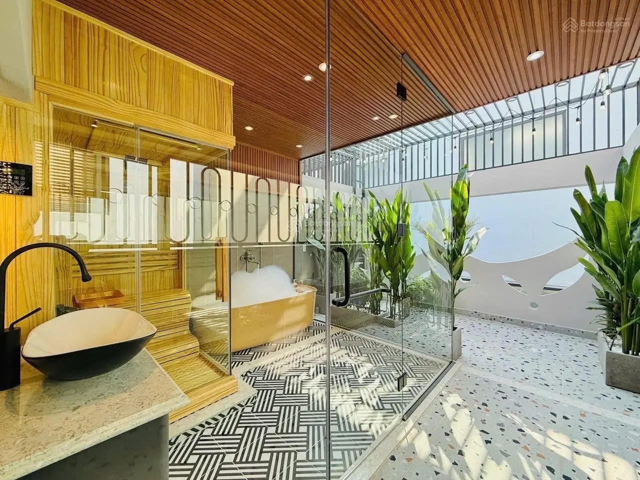 Chú Minh cần bán GẤP nhà hẻm 5m Nguyễn Thị Diệu, Q3, 68m2, 4 tỷ390, sẵn sổ hồng, có hđ thuê 20tr/th
