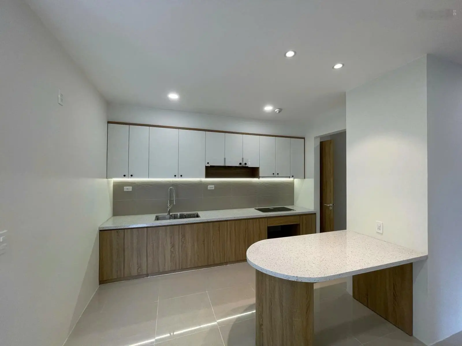 Bán căn hộ 3 PN 150m2 tại Mailand Hanoi City, nhà đã sửa lại đẹp
