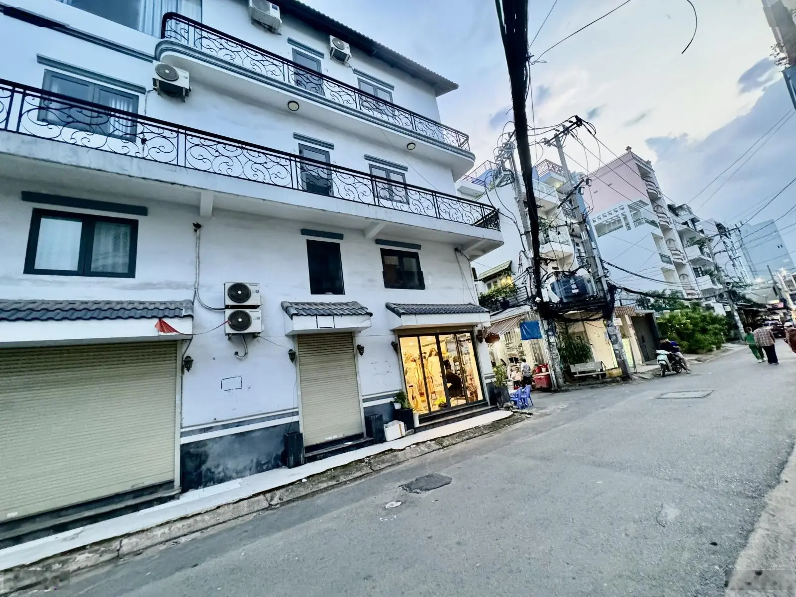 Bán nhà góc 3 mặt tiền kinh doanh-xe hơi đậu cửa Dương Bá Trạc,P1,Q8