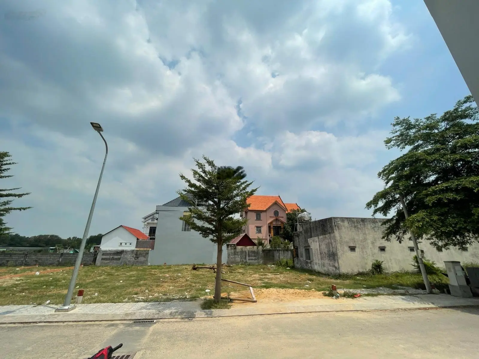 Ngộp tiền vay ngân hàng tôi bán nhà 136m2 ngang 8m đường Nguyễn Thị Lắng xã Tân Phú Trung giá 2tỷ