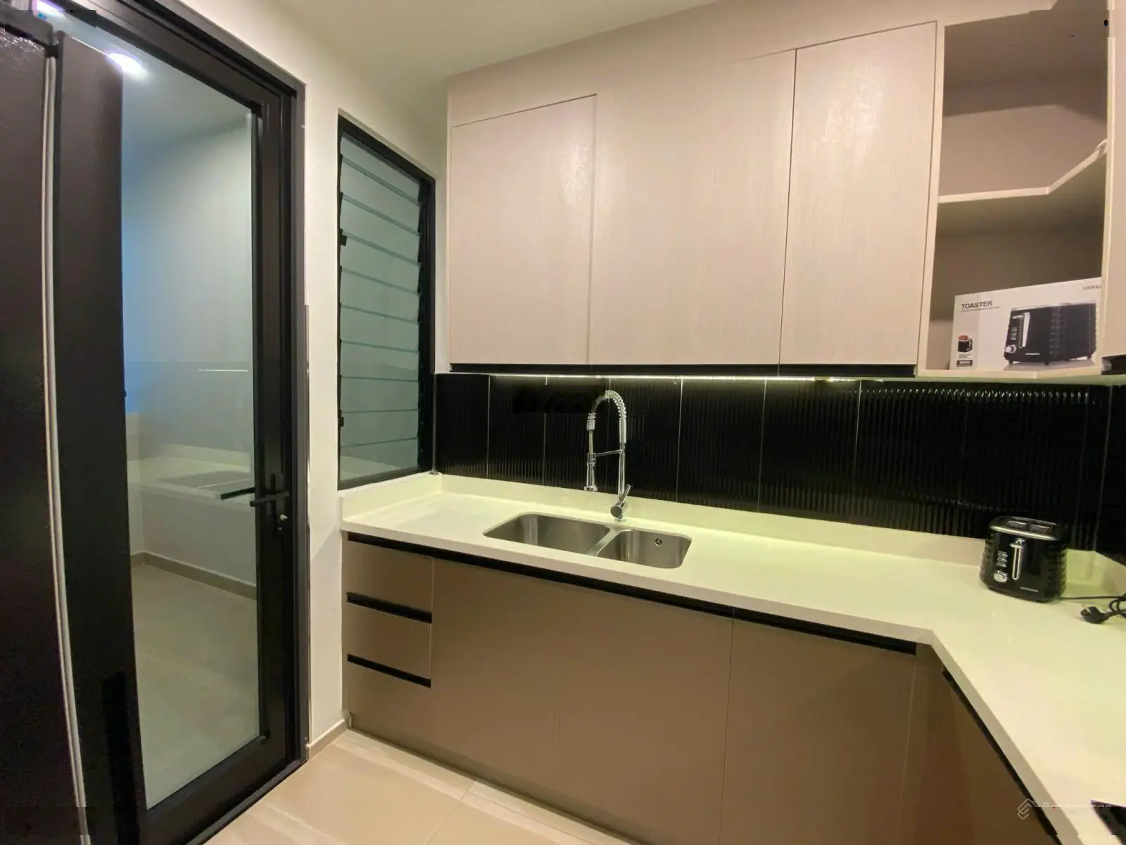 D'edge Thảo Điền: 2 bedr - 94m2, Full nội thất. Giá 8,5 tỷ, cam kết rẻ nhất TT. Xem căn hộ 24/7