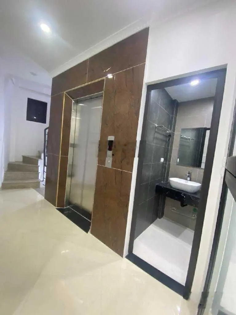 Bán nhà phố văn cao dt 55m x 7 tầng. Ctmáy. Giá 11.5 tỷ