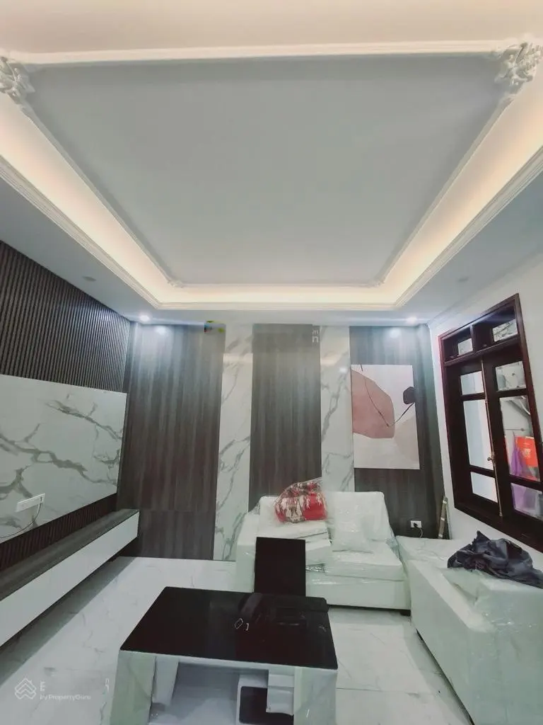 Siêu phẩm Nguyễn Văn Cừ, full nội thất , cách phố vài bước chân. Giá nhỉnh 6tỉ