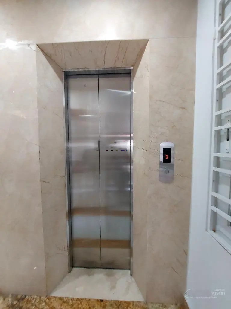 Nhà mặt tiền đường số 2, Phú Mỹ, Q7: 4 tầng, ST, 5,2*12m, 9,3 tỷ, thương lượng, SHR