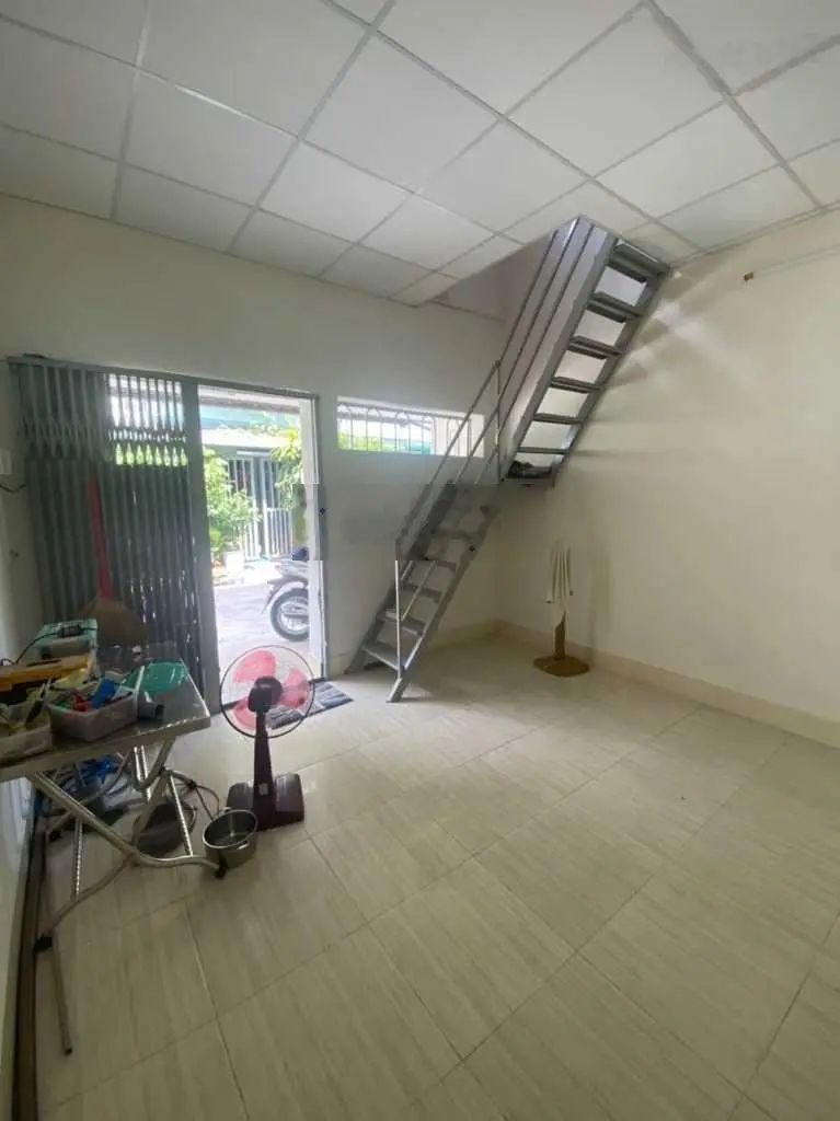 Nhà bán hẻm xe hơi, quận Bình Tân 40m2 - chỉ 2,6 tỷ