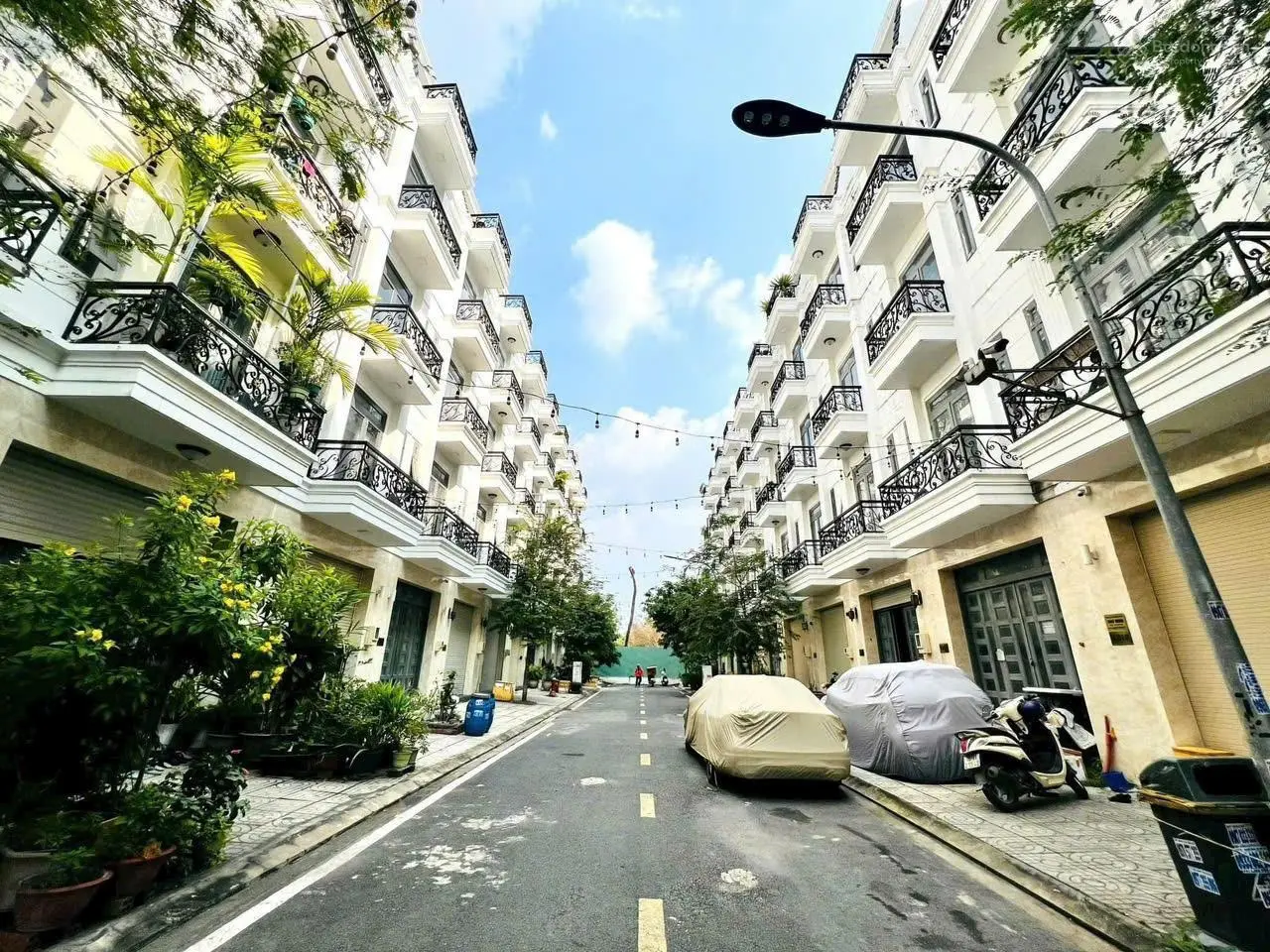 Bán gấp nhà phố 5 tầng, thang máy, khu đường 12m - chỉ 5.65 tỷ, Thạnh Lộc, Q. 12