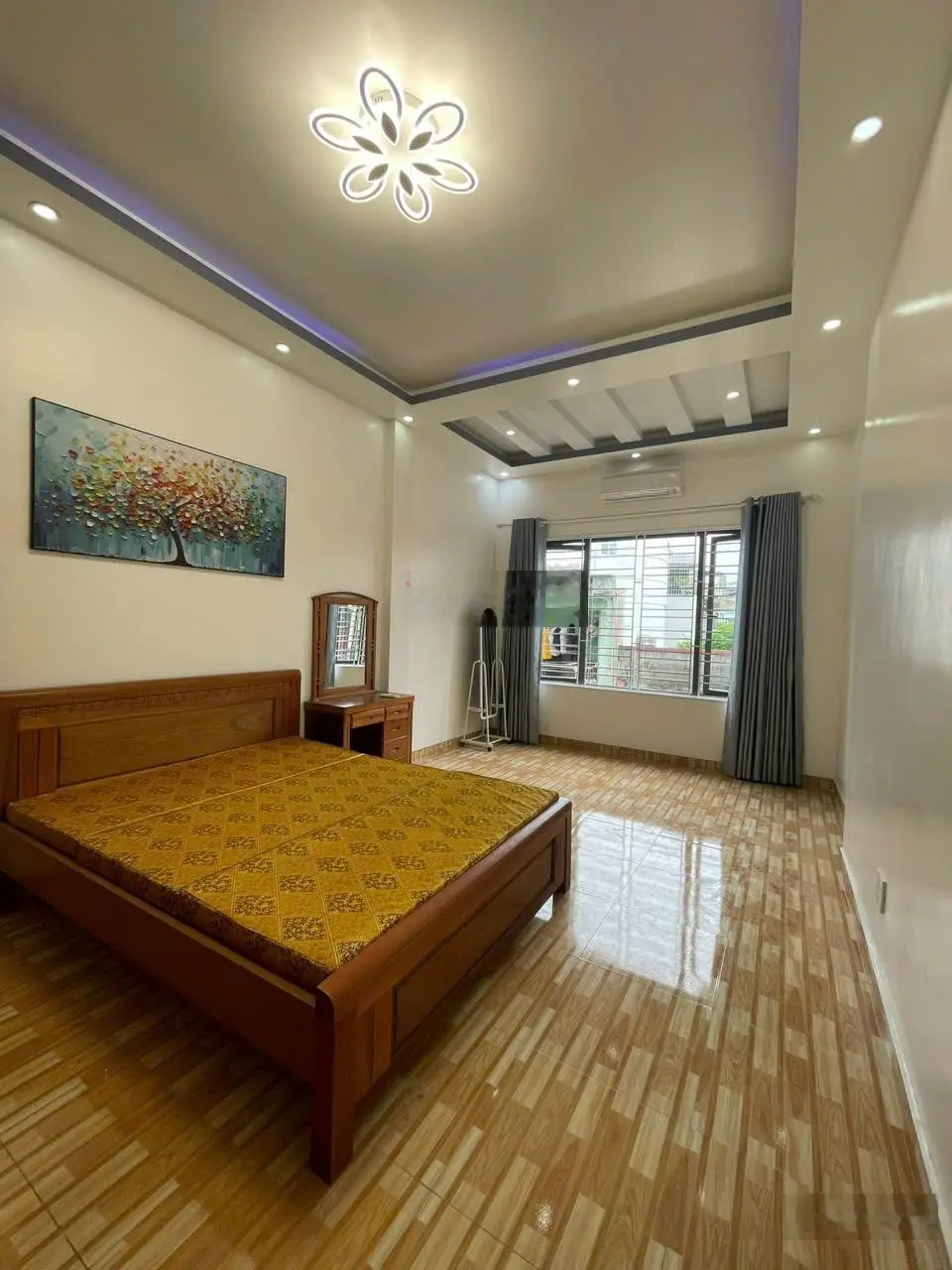 Bán căn nhà tại mặt ngõ Văn Minh, Hàng Kênh.