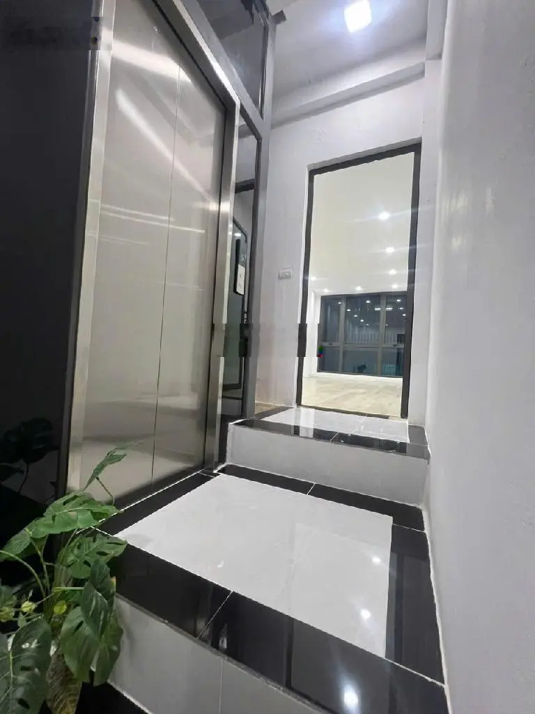 Bán nhà Mỗ Lao Hà Đông. Nhà phân lô, lô góc 3 thoáng, thang máy, đường ô tô dừng đỗ. 45m2, 5 tầng