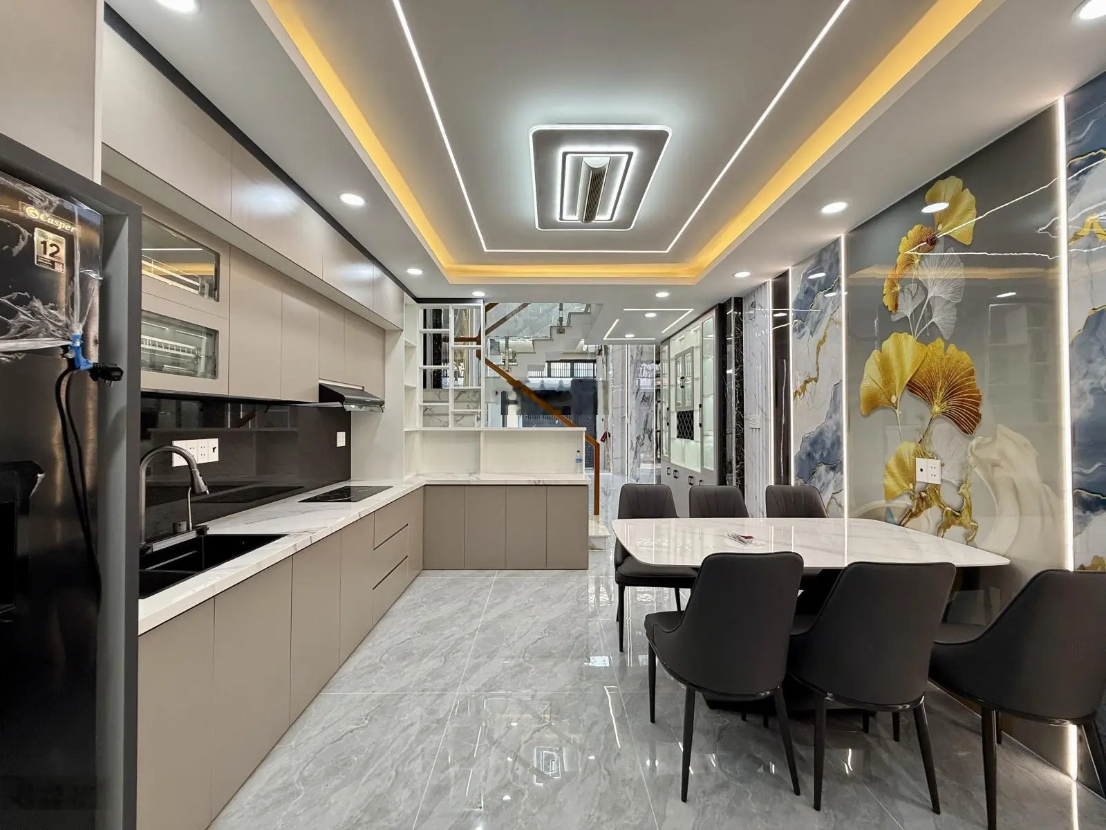 Nhà đường thông Trường Chinh, Sát chợ Lạc Quang, DT:4x16M, Lửng, 3 Lầu, 4PN, Gara ô tô, 7,85 tỷ