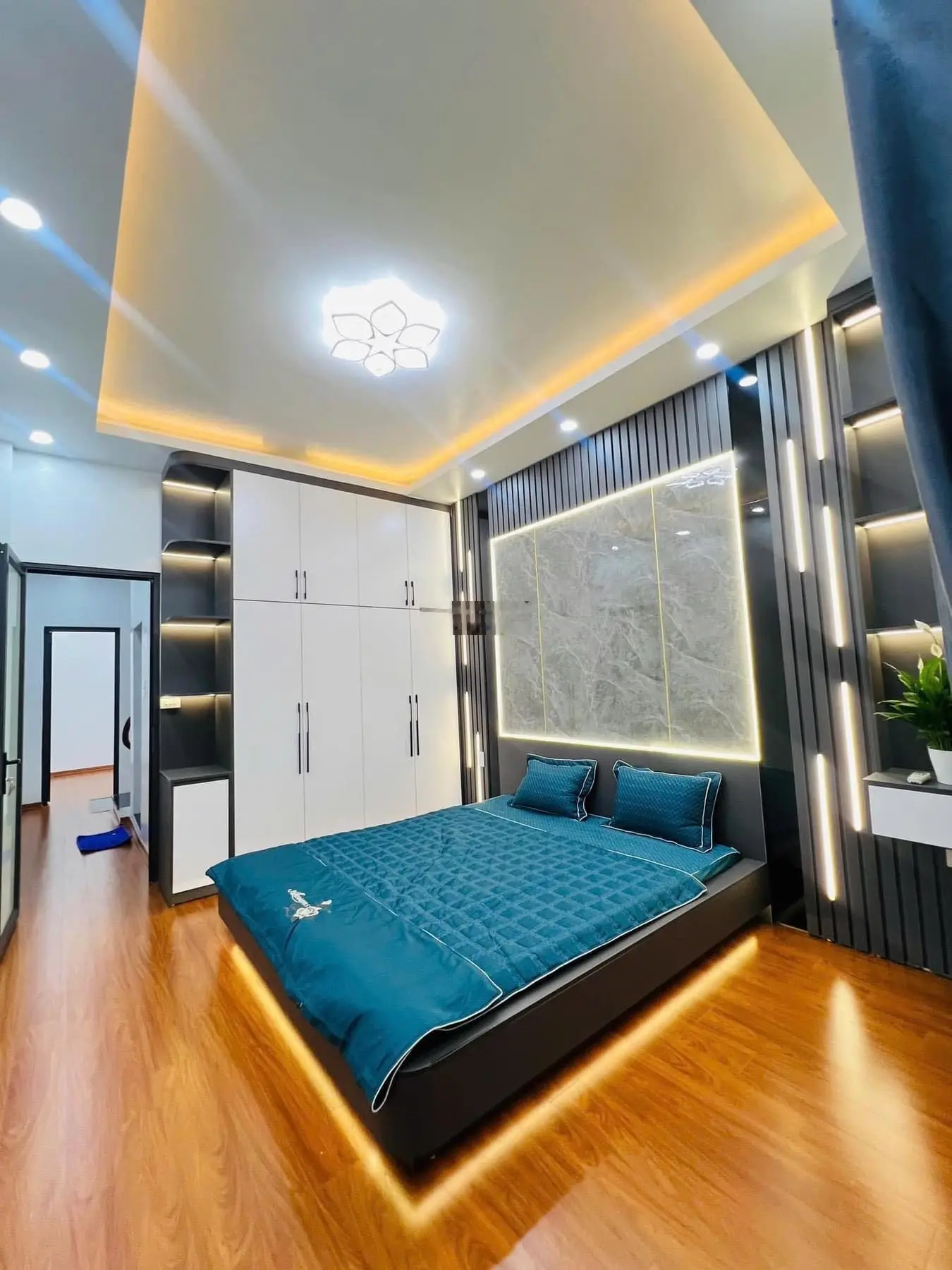 Nhanh nhà ngõ đầu phố Trương Định mới xây long lanh 40m2 MT 3,5m ba gác đua chỉ 5,8 tỷ