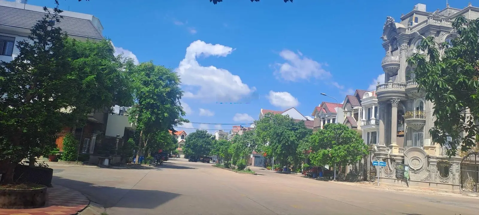 Cần bán gấp 3 lô đất giá cực rẻ trong trung tâm hành chính thành phố Dĩ An, Bình Dương