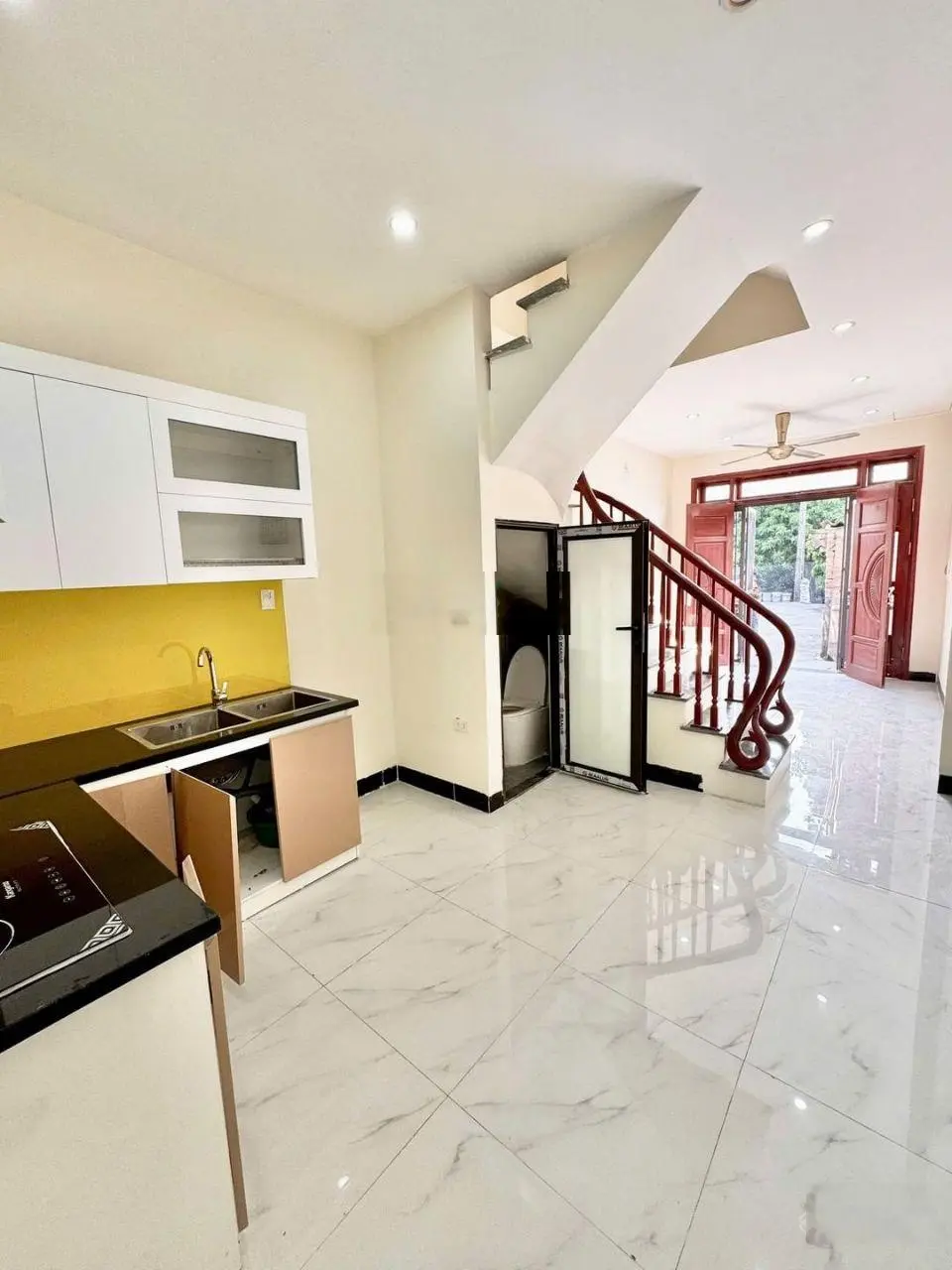 Bán căn 32m2x4T, Đồng Nhân- Đông la full nội thất, 5 phút ra Penika