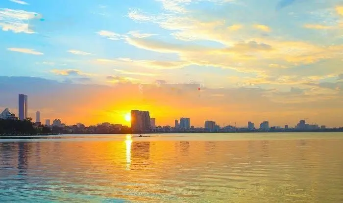 Cần bán nhà mặt phố Trích Sài, Tây Hồ. DT Sổ đỏ 300m2 x MT 11,5m. Vị trí đẹp, đầu phố, vỉa hè rộng