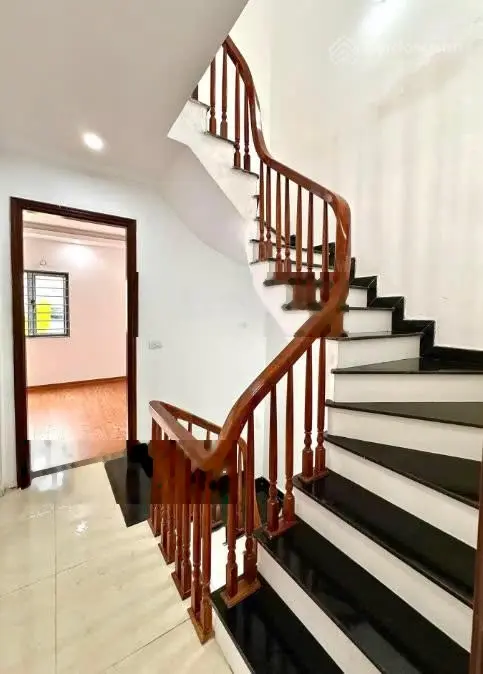 Bán nhà DI TRẠCH_ô tô vào nhà, lô góc, 5 tầng, 38m2, 5 phòng ngủ, ngõ thông