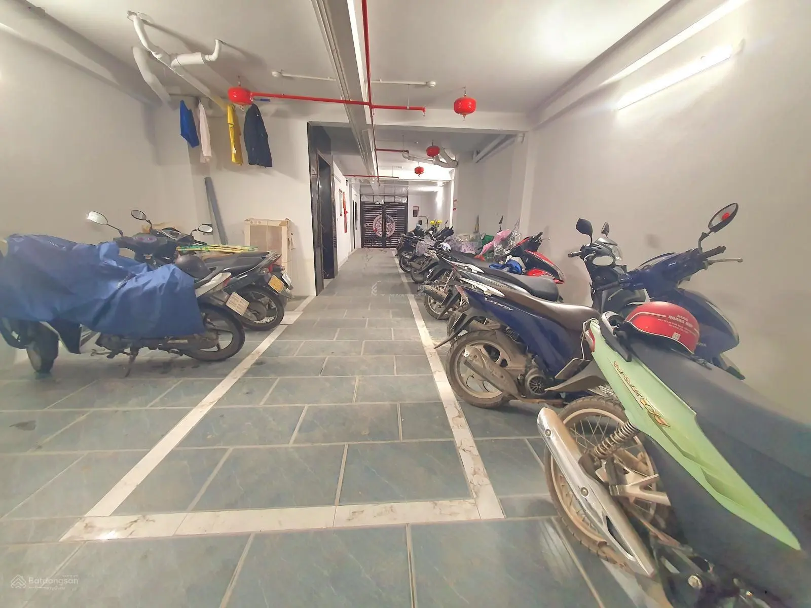 Bán tòa ccmn 101m2 7 tầng mới thang máy - full nội thất, đủ GPXD, PCCC, gần phố, vài bước ra ôtô
