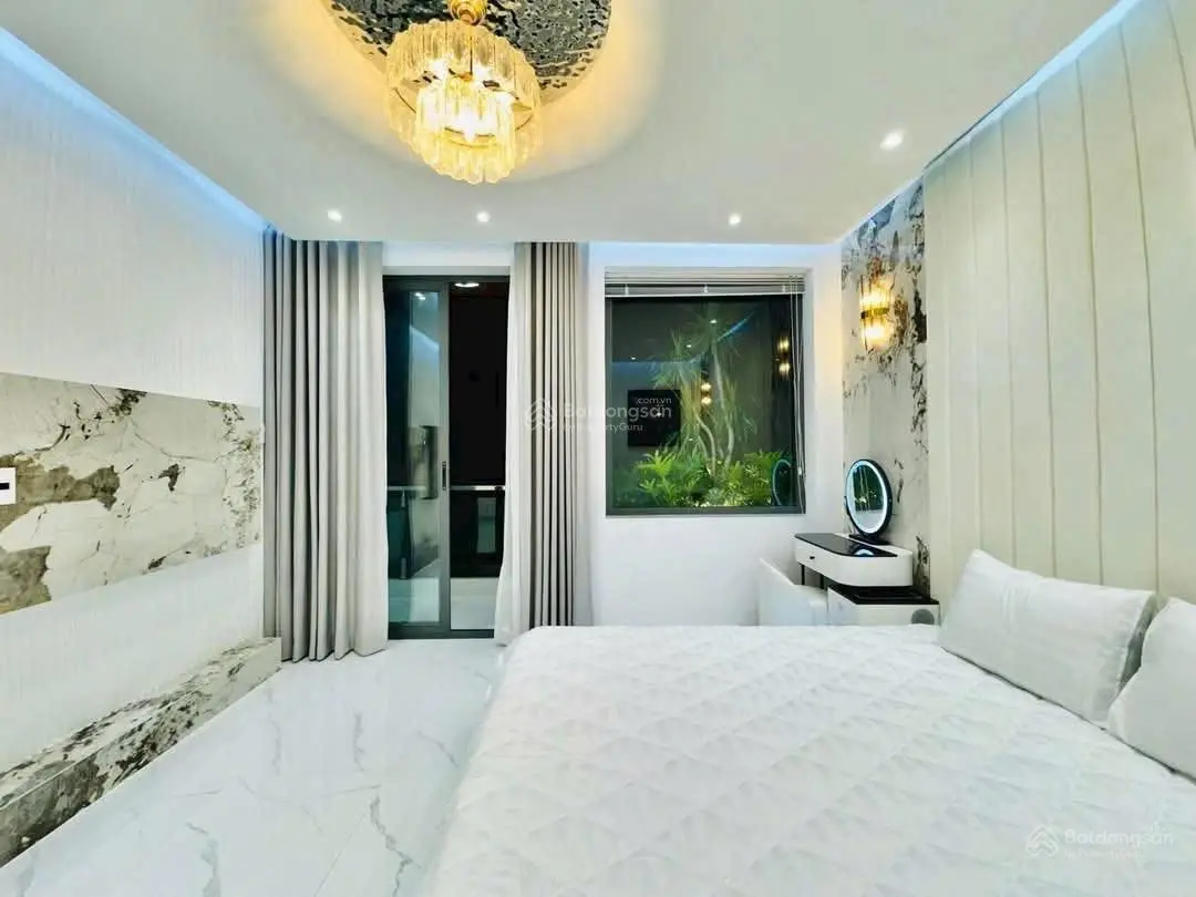 Căn siêu vip Thống Nhất - Gò Vấp - có thang máy nhập khẩu Ý - hiện đại không đụng hàng - 5 tầng mới