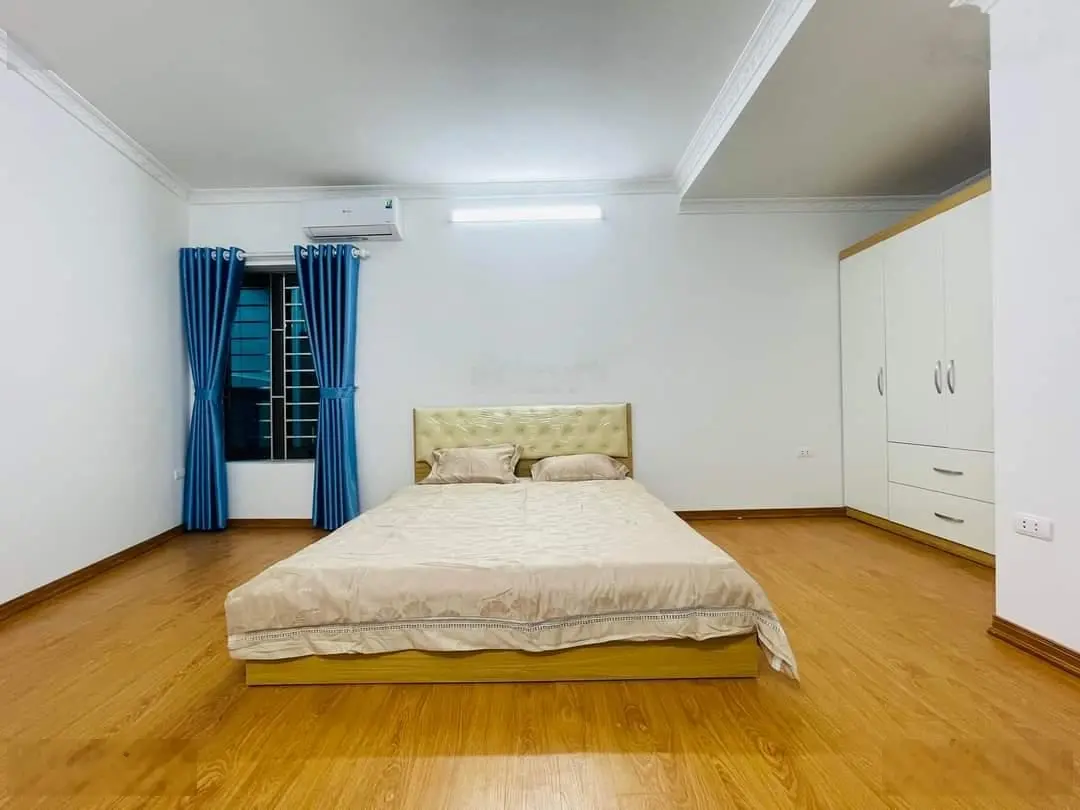 Cần bán gấp nhà đẹp cạnh Royal City, phố Cự Lộc, 5 tầng, 6.15 tỷ