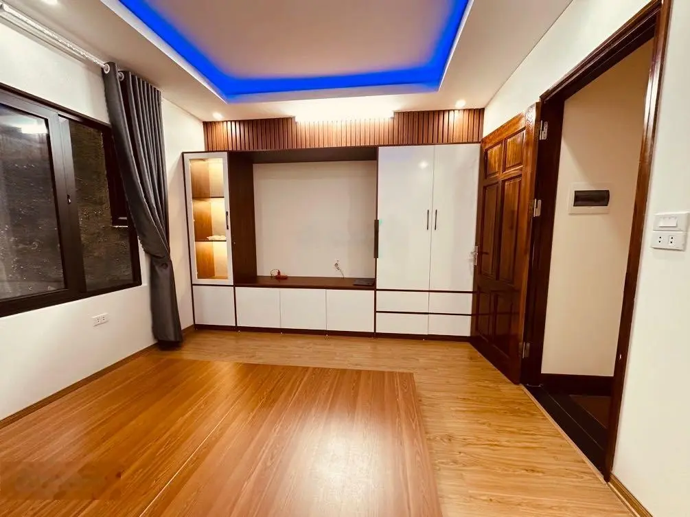 Bán nhà Đại La, cực phẩm Bách Kinh Xây, 45m2 x 5 tầng, 7 phòng ngủ, 2 mặt thoáng, nở hậu cực đẹp