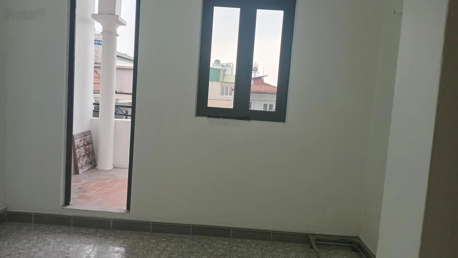 Bán nhà phố Bồ Đề, nhà đẹp, ô tô, cạnh hồ, an ninh tốt 35m2 x 5 tầng, giá chào 10,1 tỷ