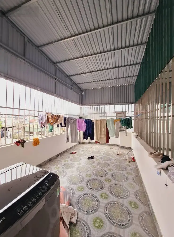 Nhà mới dân mới xây 5 tầng, 32m, ô tô tránh cách nhà 9m, chỉ 6 tỷ gần chợ hà đông