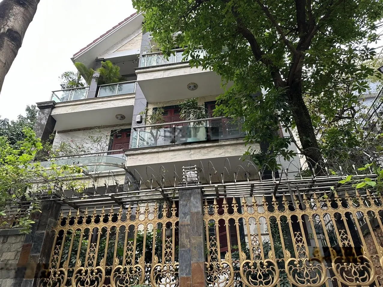 Bán biệt thự Trần Kim Xuyến-Yên Hòa-160m2-4 tầng-mặt tiền 10m-vỉa hè-ô ô tránh-khu vip đẹp-74.5 tỷ