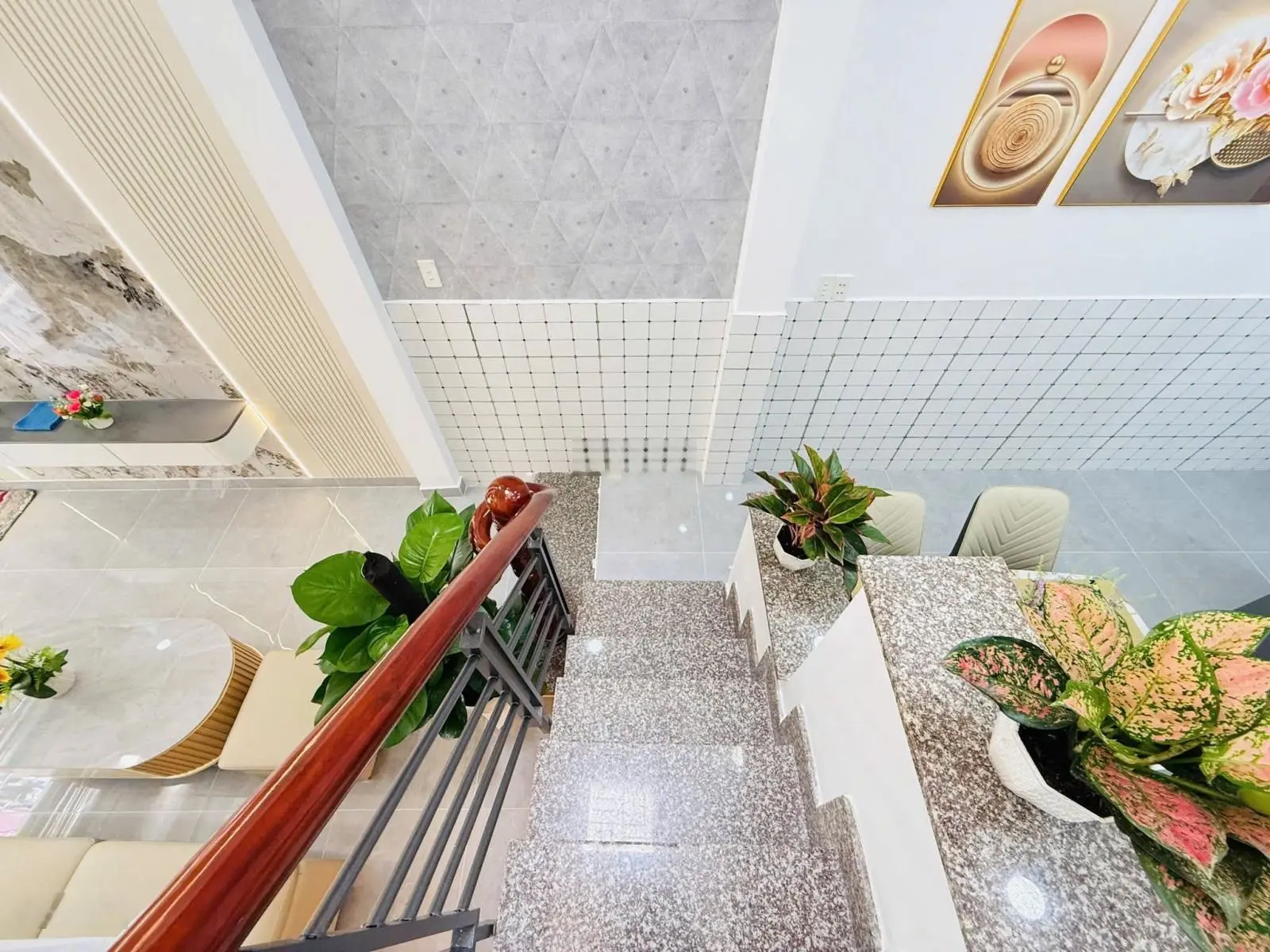 MỘT EM MINI HOUSE FULL OPTION Sát Bên Nhà Ga T3 Và Siêu Thị Emart