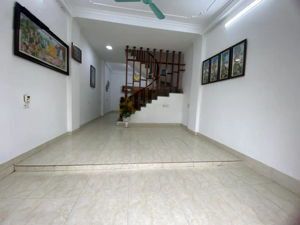 Chính chủ cần bán nhà ngõ 210 Lê Trọng Tấn. 58m2, 4 tầng, mặt tiền 5m, cho thuê 45 triệu/tháng