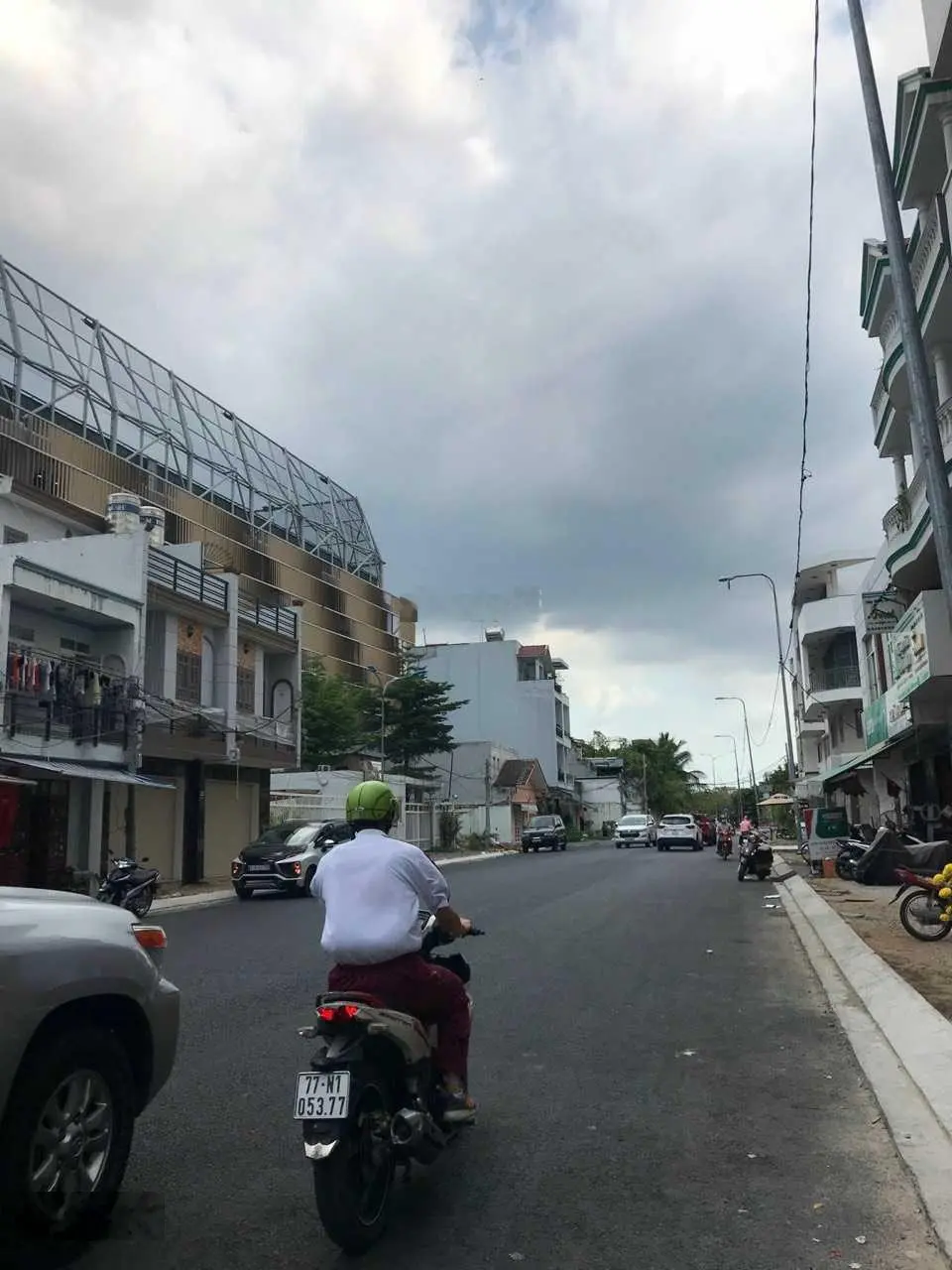 Bán nhà MT đường Nguyễn Văn Hưởng - Thảo Điền. 250 m2 (8,5 x 30m) xây cao - giá 85 tỷ TL