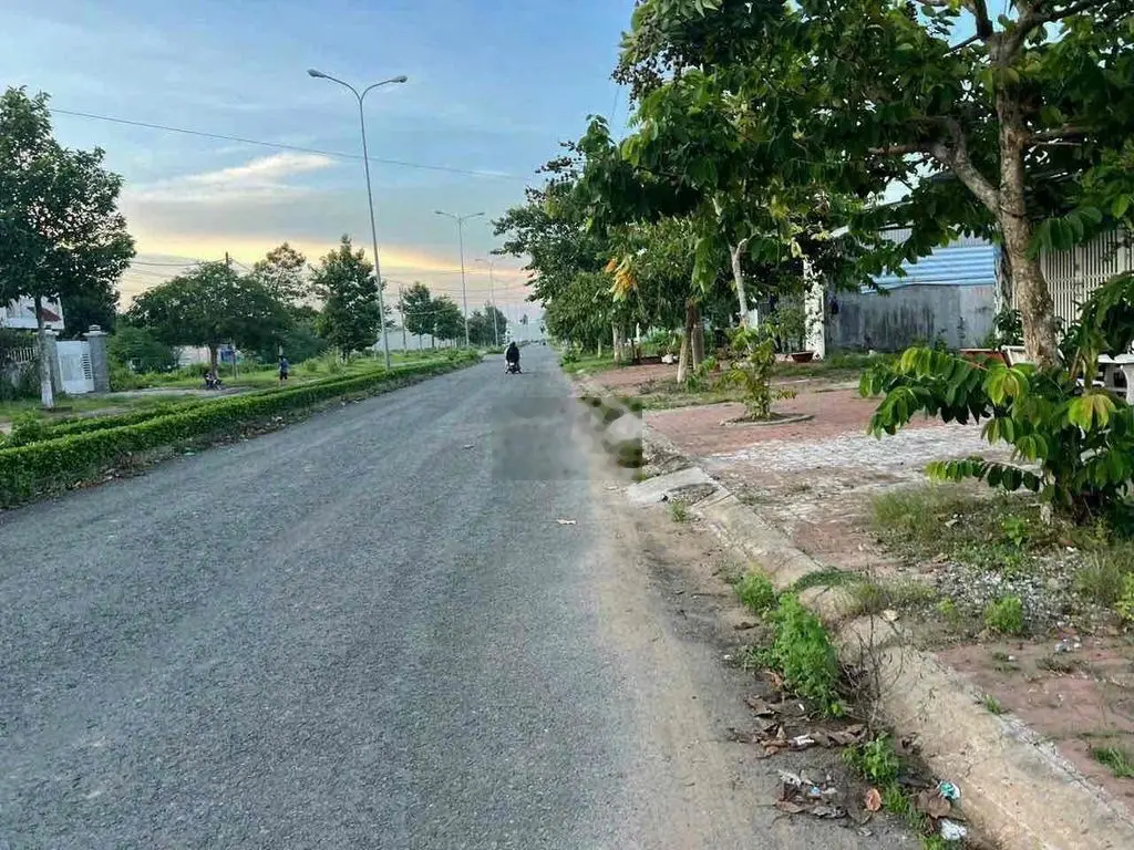 Cần Bán Gấp Nền Mặt Tiền Đường Số 1