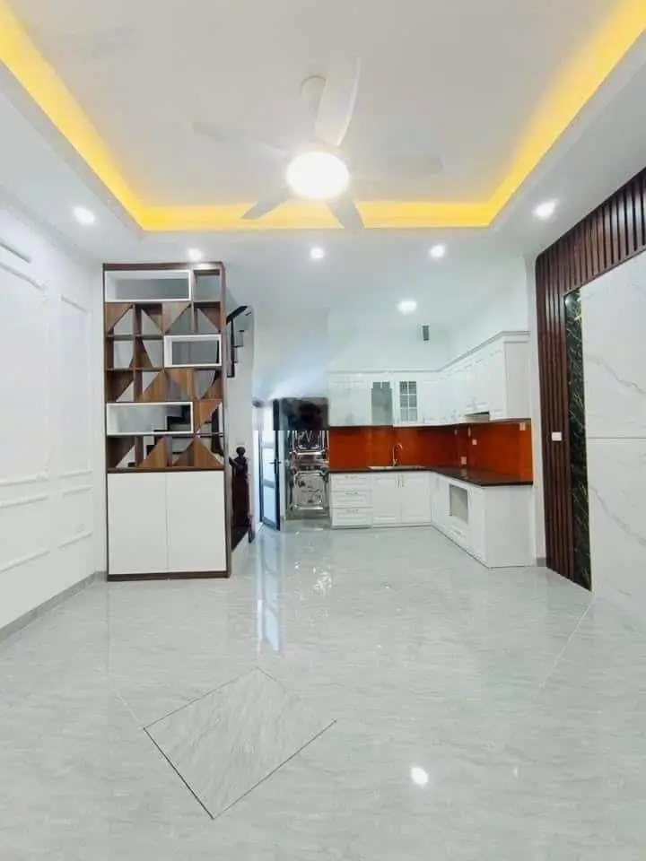 Nhà đẹp giá 7,1 tỷ VND tại Cổ Nhuế, 6 tầng Thang Máy !