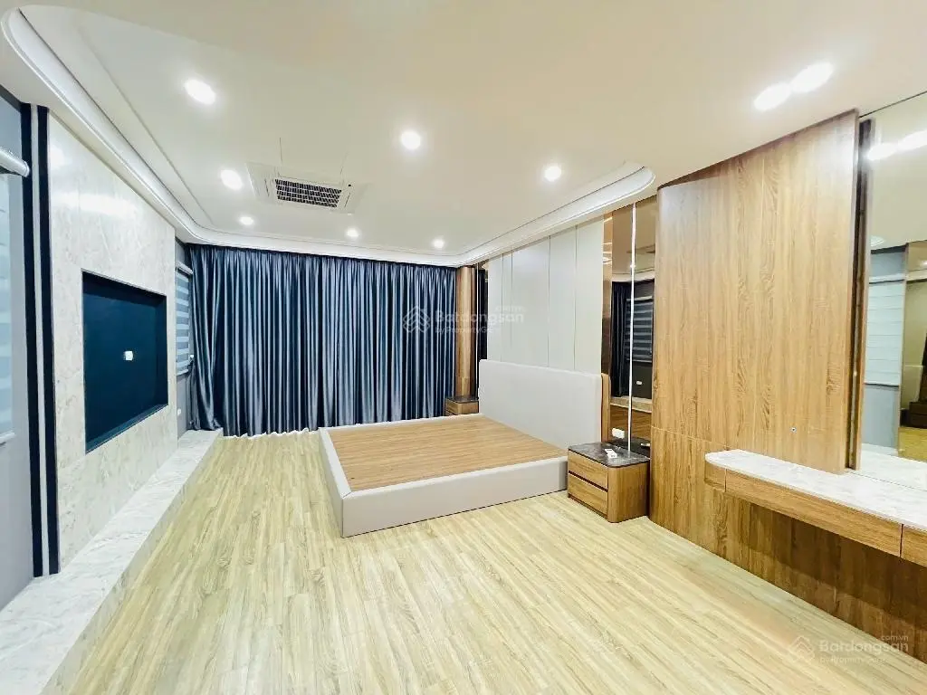 Bán gấp nhà 72m2 tại nguyễn văn cừ phường bồ đề, 15 tỷ, 4pn, 4wc, 7 tầng, mặt tiền 4.5m