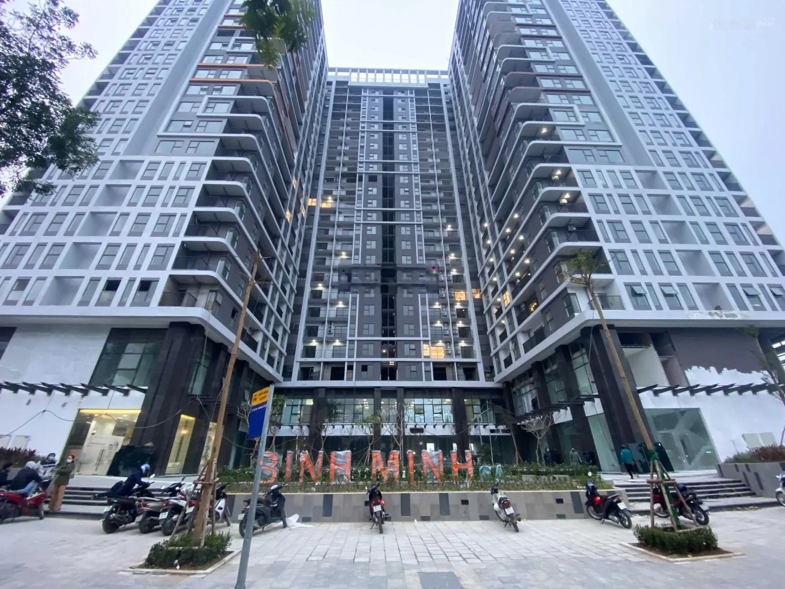 Chính chủ gửi bán căn 3PN 2VS thiết kế đẹp nhất dự án, full nội thất, sẵn sổ đỏ chỉ 5tỷ3
