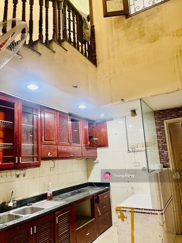 Bán nhà 3 tầng cũ Đê La Thành - 20m ra ô tô - 73m2 chỉ 9.2 tỷ - bãi gửi xe gần