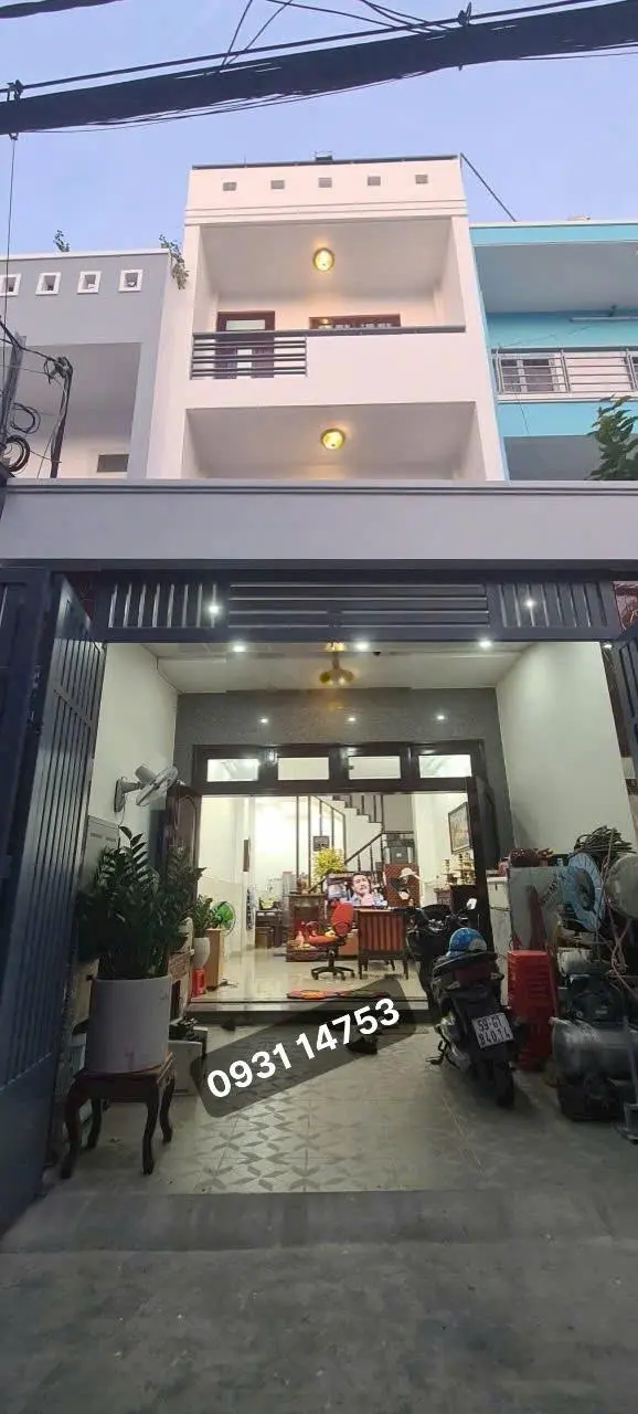 Chính chủ bán gấp nhà 2 lầu giá 1tỷ370triệu - ngay vòng xoay an lạc. đang cho thuê 15tr/tháng