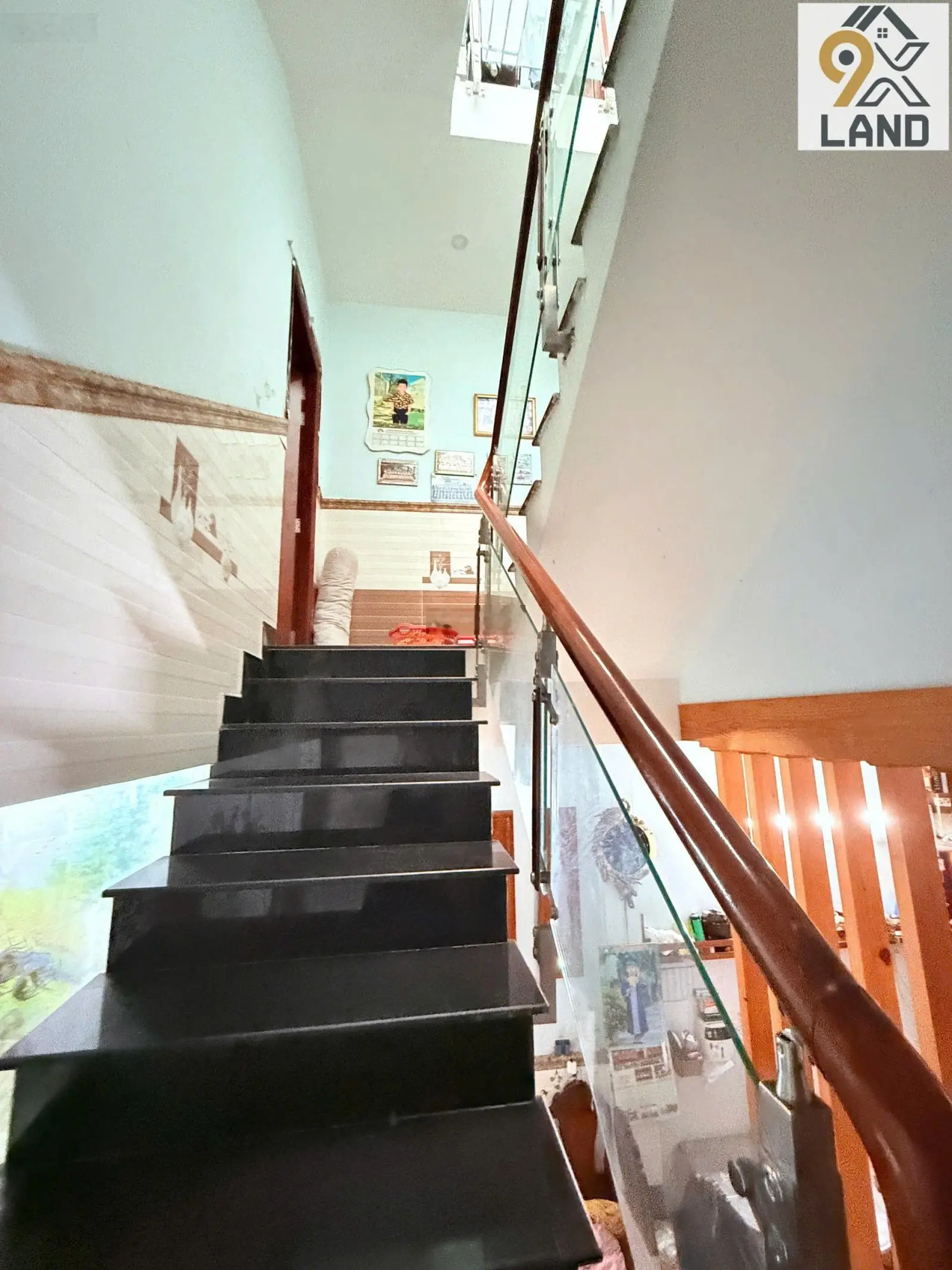 Bán gấp nhà 3 tầng - xây kiên cố - gần hoàng diệu 2 - đường 7m - khu dân cư an ninh - sổ hồng riêng