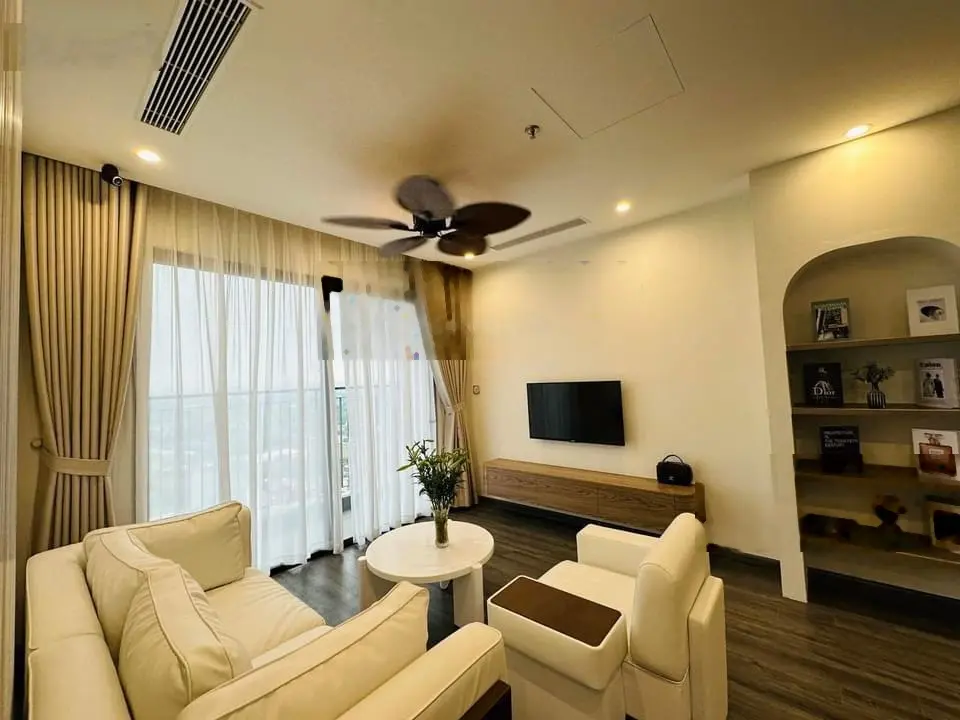 Chính chủ gửi bán căn hộ 2N2VS 58m2 chỉ với 3,05 tỷ tại The Pavilion 2 tầng hầm để xe Vinhomes OCP