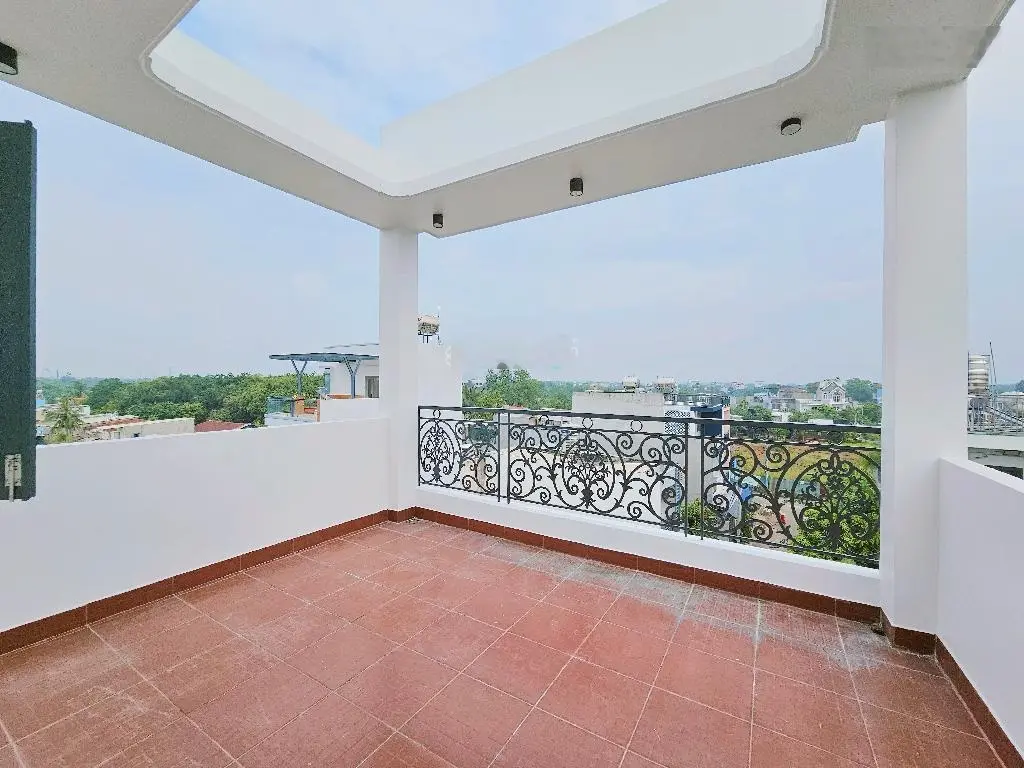 Nhà 1 trệt 3 lầu xe hơi tới cửa đường nhựa 7m Trường Thạnh Q9 giá 4.6 tỷ