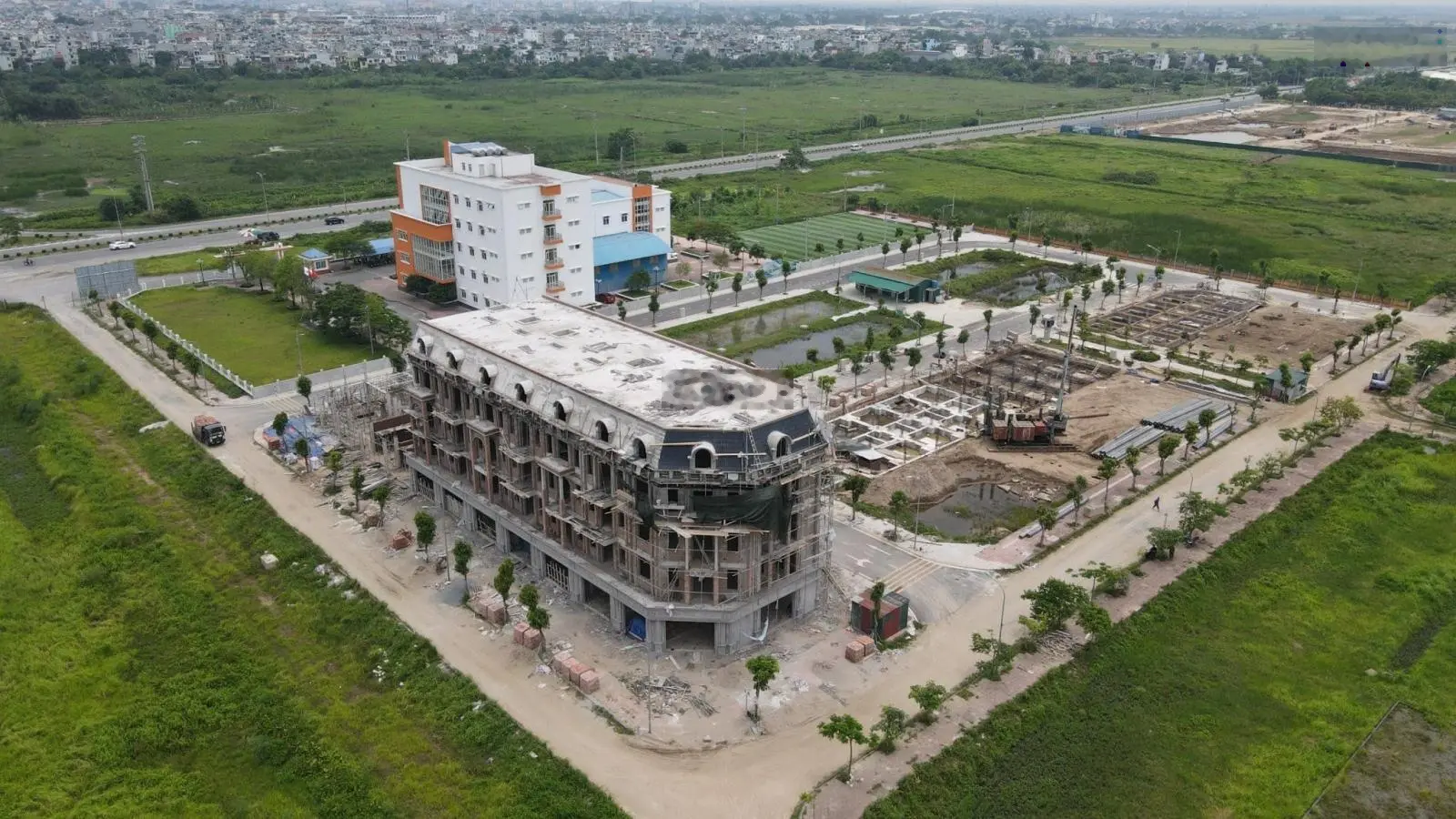 Duy nhất lô góc hoa hậu nằm trên trục đường lê quý đôn kéo dài, thành phố thái bình