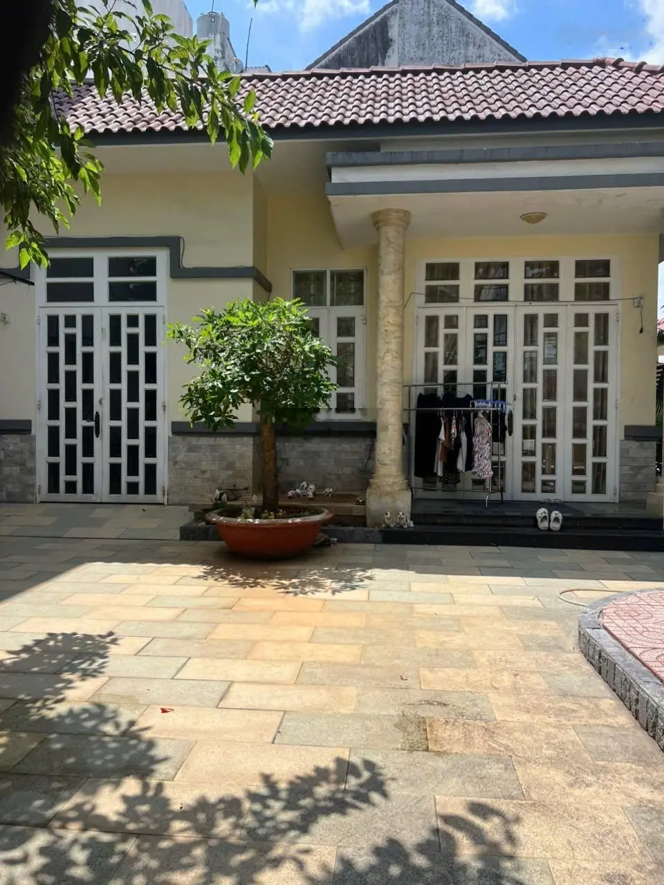 Bán nhà căn góc cấp 4 mái thái, Dt 214m2 , tại phường Phú hữu Q9