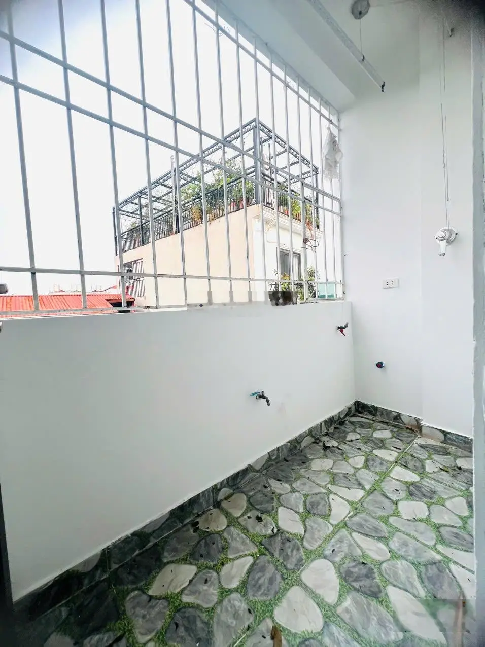 NHỈNH 2 TỶ CÓ NHÀ YÊN NGHĨA 32M2.4 TẦNG.LÔ GÓC ĐẸP, NGÕ RỘNG THÔNG THOÁNG, FULL NỘI THẤT ĐẾN Ở LUÔN