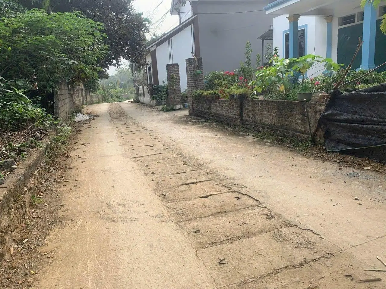 Chính chu gửi bán 87m2 thổ cư 50m2 tại thôn Đông Nam, xã Nam Phương Tiến. Giá cực tốt chỉ 9x tr